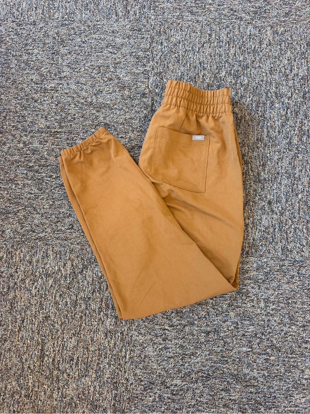 Figs Technical Collection Women’s Joggers Scrub Pants Medium in Caramel Tan